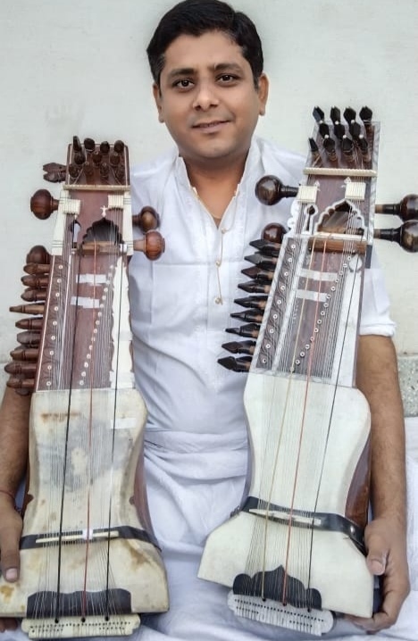 Rajesh Kumar Parasramani - Sindhi Sarangi- Sindh Courier-1