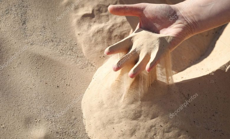 I turn sand in my fingers – Poetry from Transylvania
