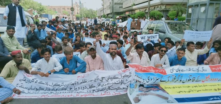Murder of a Thari worker: Civil society organizations stage demo in Karachi