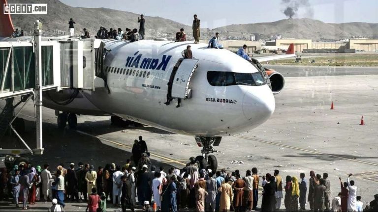 afghans-trying-to-flee-through-kabul-airport