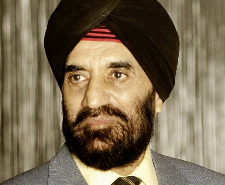 Dr. Kartar Lalvani – A Sindhi Sikh Entrepreneur of UK