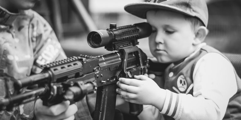 America-Anarchy-Boy-with-rifle