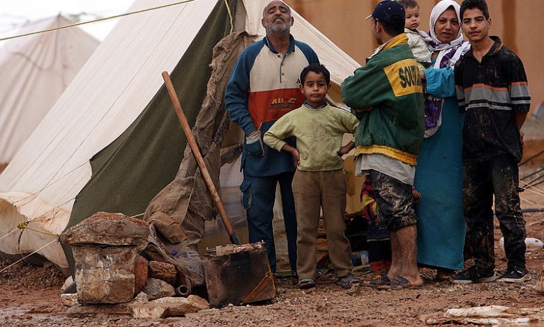 Iraq-Palestinian_Iraqi_IDP_family_near_Jordanian_border