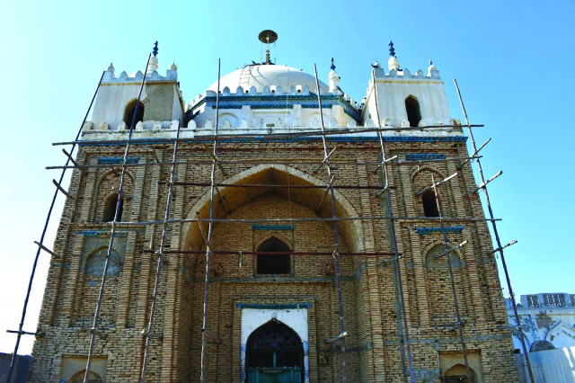 01-Facade-of-Sakhi-Allahyars-tomb