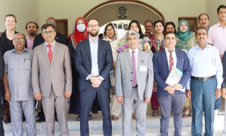 Photo of US Consul General visits Shah Abdul Latif University