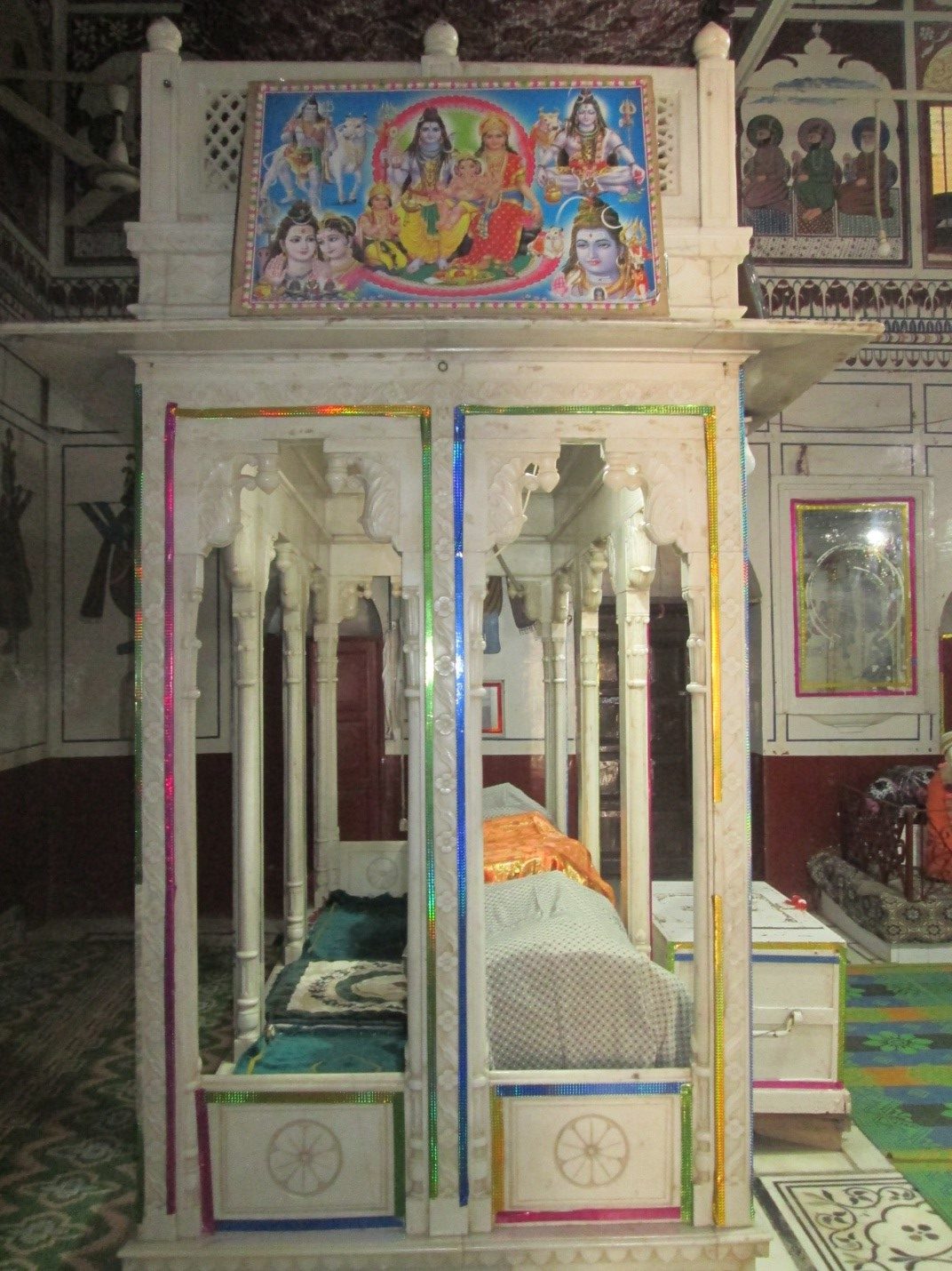 Guru Granth Sahib, Bhagwat Geeta, Vedas and Puranas are kept in Marble structure - Sindh Courier