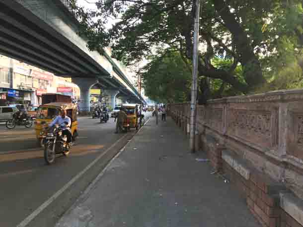 1-Busy-streets-of-Egmore-with-museum
