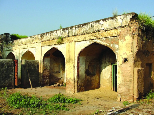 Cells or rooms inside the Sarai Kharbuza