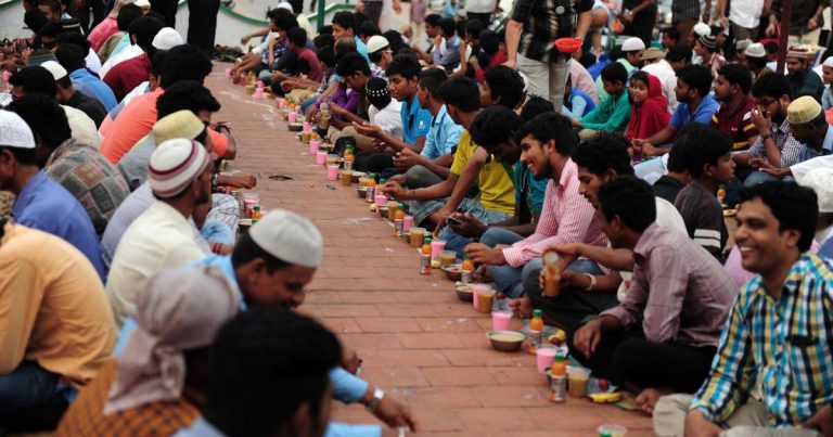 For decades, Sindhi volunteers help worshippers at a Chennai mosque break their Ramzan fast
