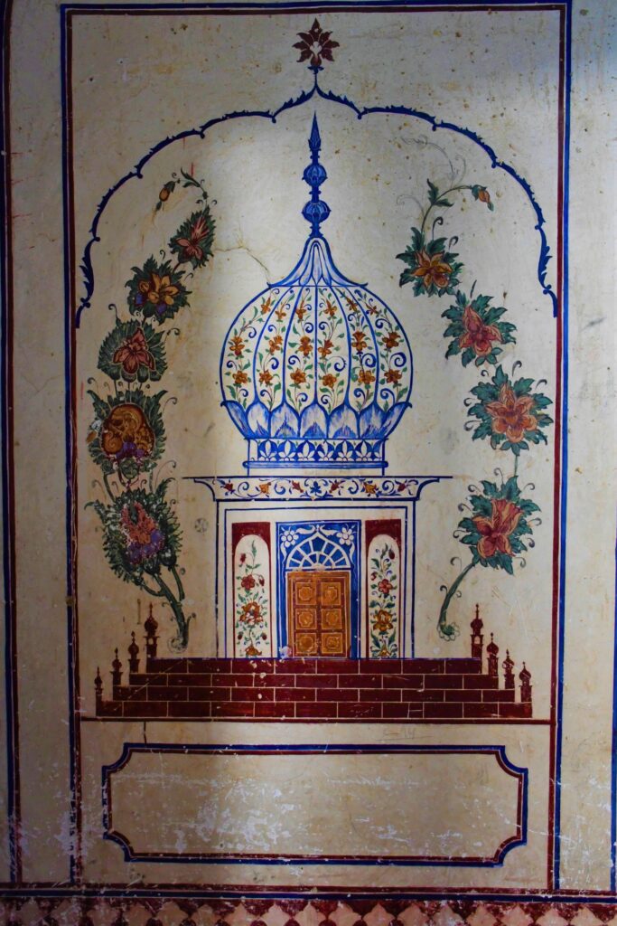 Depiction-of-a-shrine-on-a-southern-wall-of-Jamia-mosque-683x1024