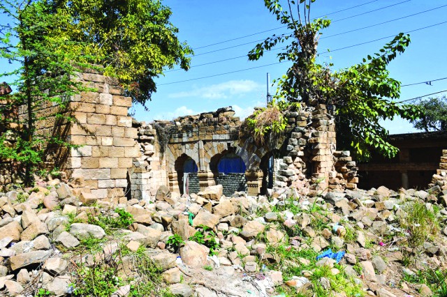 Dilapidated haveli of Parmeshri Kaur in Dhamali