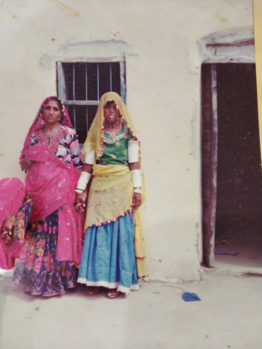 Rehmat Bai (left) dressed in Tharparkar style clothing