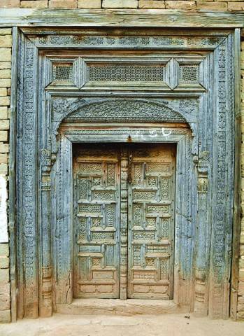 A door in the haveli of Khudayar