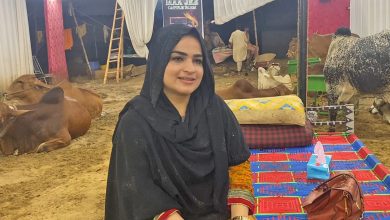 Photo of Pakistan’s rare woman cattle trader
