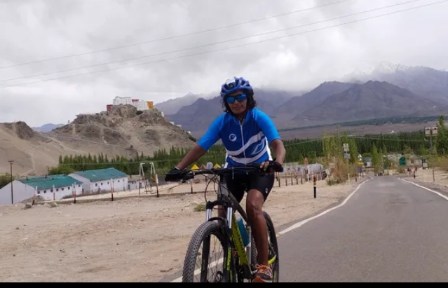 A 45-year Pune woman who cycled 430km in just 55 hrs.