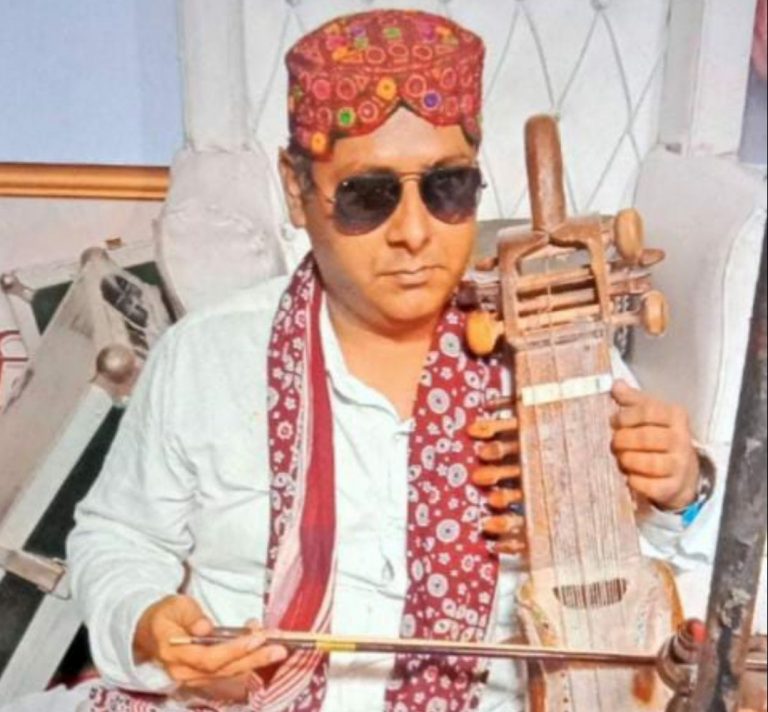 Rajesh Kumar Parasramani Sindhi Sarangi Player - Sindh Courier