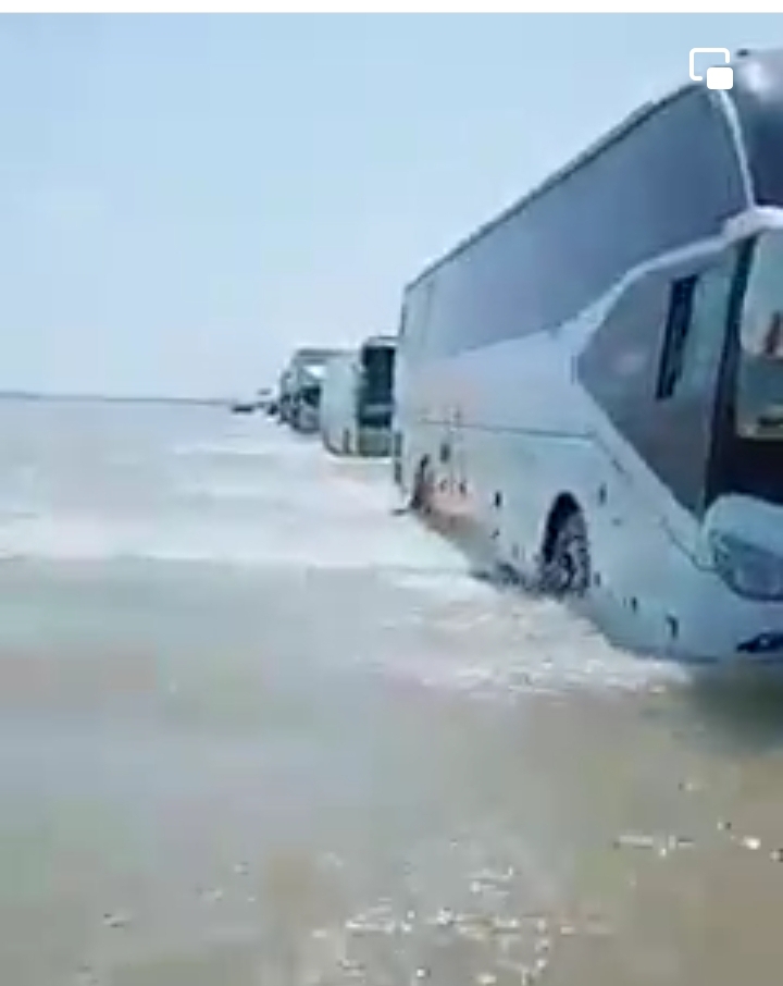 Flood-Indus-Highway-Sindh-Courier-1