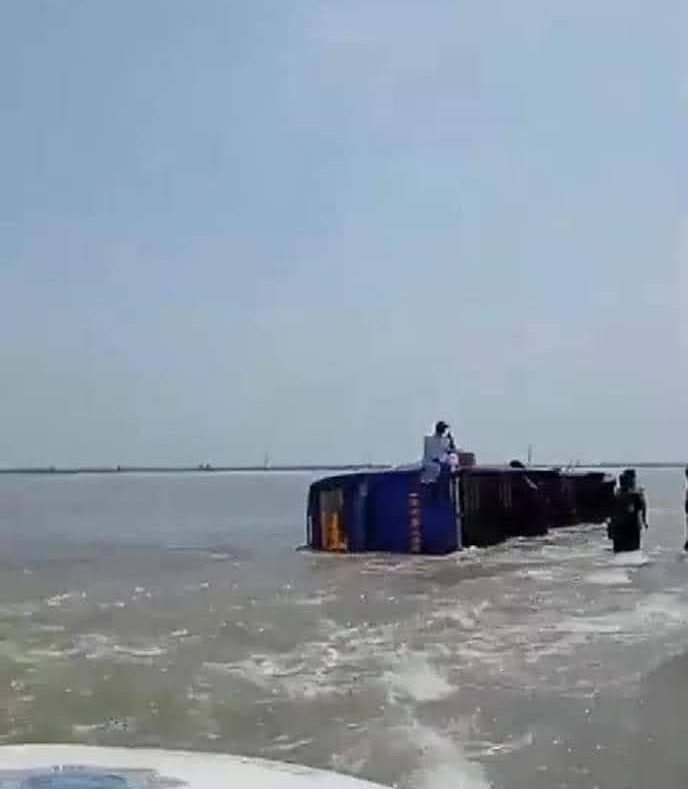 Floods in Sindh - A passenger bus overturned in floodwater at Indus Highway in Sindh