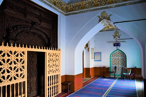 Front-hall-of-Singwala-Jamia-Mosque