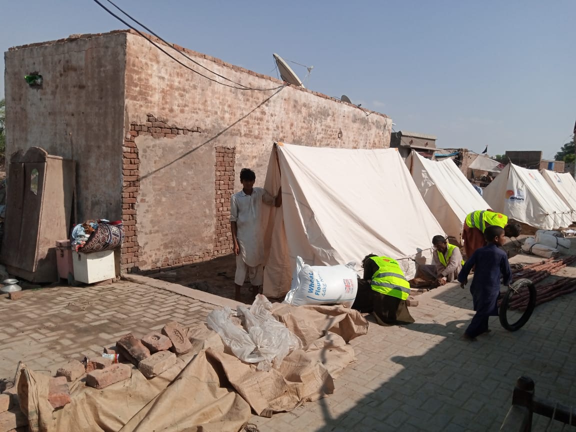 Kotdiji-Tent-Villages-Sindh-Courier-3