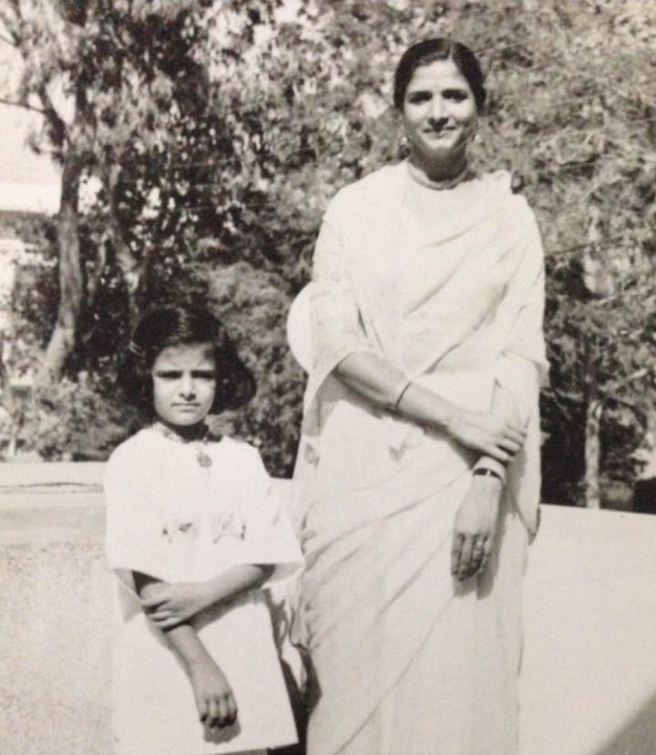 bb-indira-kumari-with-daughter-sarita-kumari-in-1970