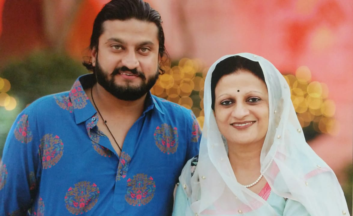 indo-pak-family-ram-kanwar-with-her-son-gajraj
