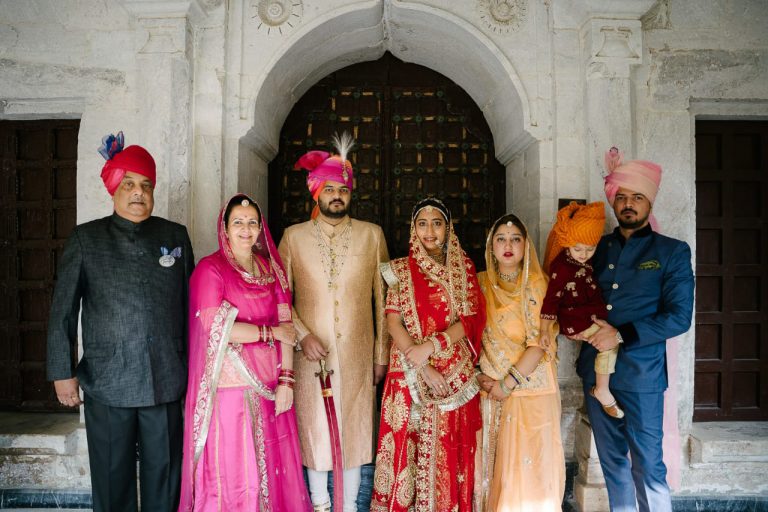 indo-pak-family-sarita-kumari-with-family-during-her-sons-wedding