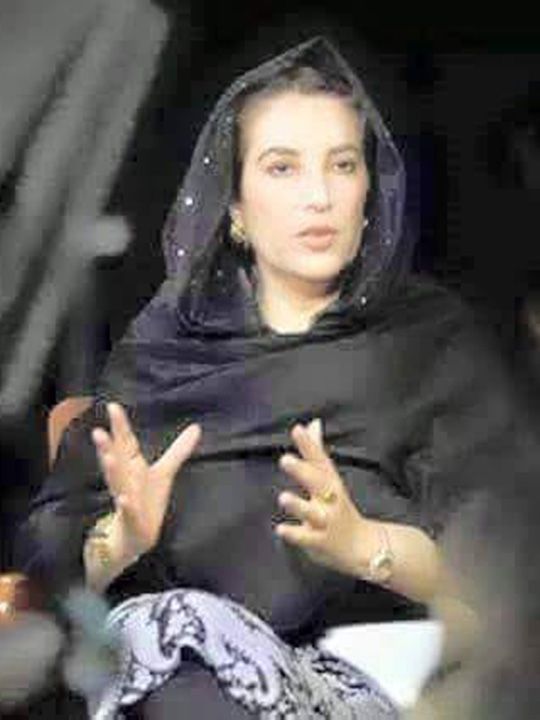 Benazir-Bhutto_16f42422723_original-ratio
