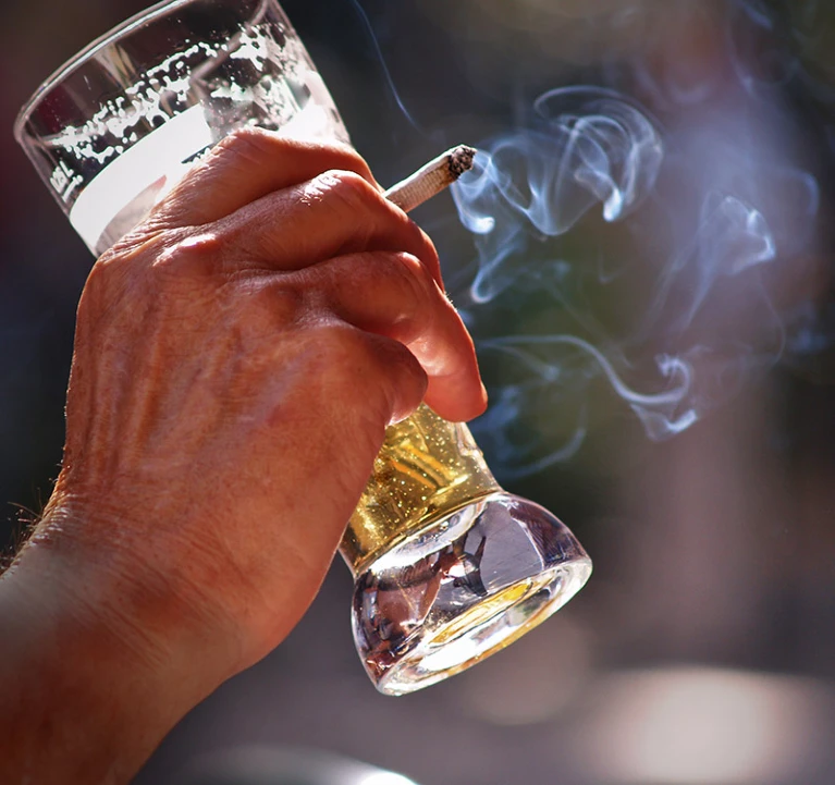 Genetic links to smoking and drinking identified