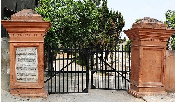 Main-Gate-Parsi-Cemetery-Rawalpindi