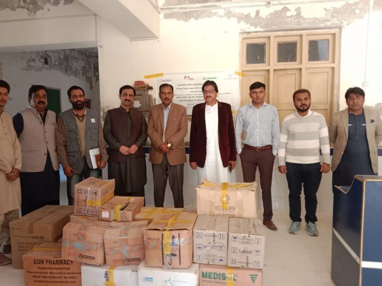 Sungi Foundation hands over medicines to health centers in Sindh