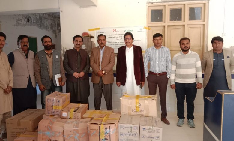 Photo of Sungi Foundation hands over medicines to health centers in Sindh