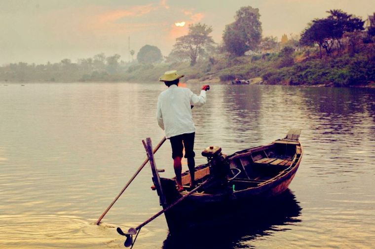 For the Country River – A Bouquet of Poems from Vietnam