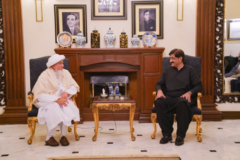 Spiritual Leader of Dawoodi Bohra Community Meets Sindh Chief Minister