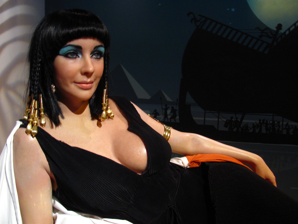 Elizabeth Taylor in “Cleopatra” (1963)