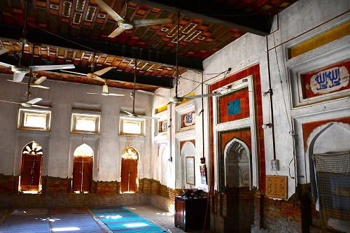 Interior-view-of-Masti-Khan-Jamia-Mosque-Amrot-Sharif.