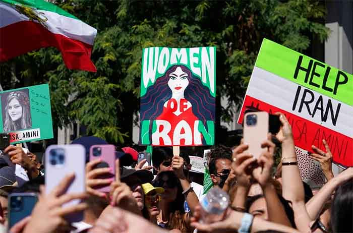 Photo of Support Iran Women struggle, but Avoid US Trap