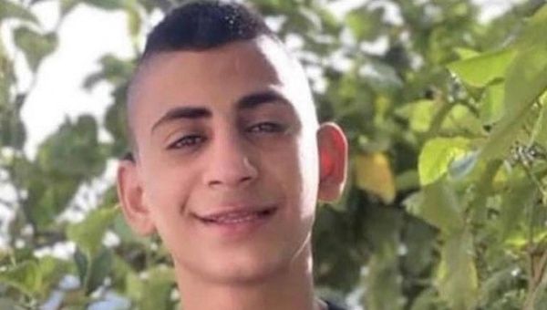 Photo of Israeli Soldiers Kill Palestinian Teen in West Bank