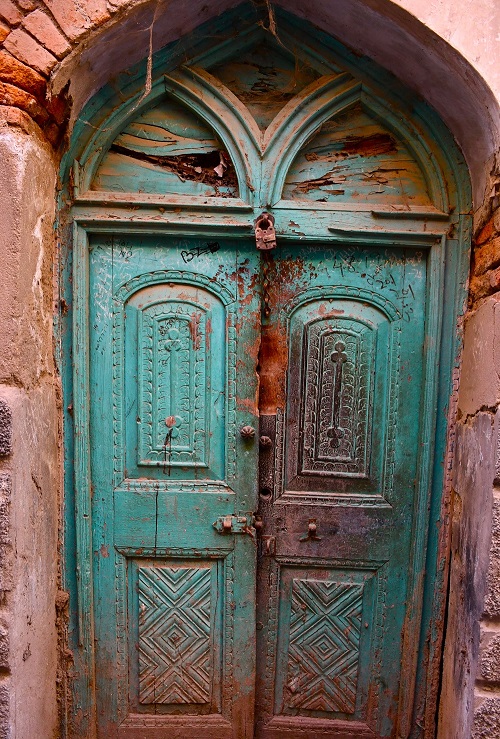 A-wooden-door-of-Radhasoami-Satsang-building-in-Chak