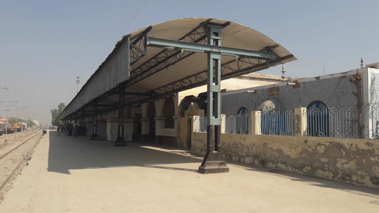 Dadu-Railway station-Sindh Courier