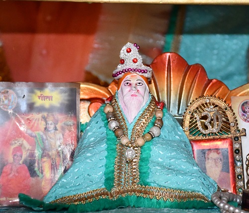 Image of Swami Teoonram Ji Maharaj in Prem Prakash Mandal in Chak