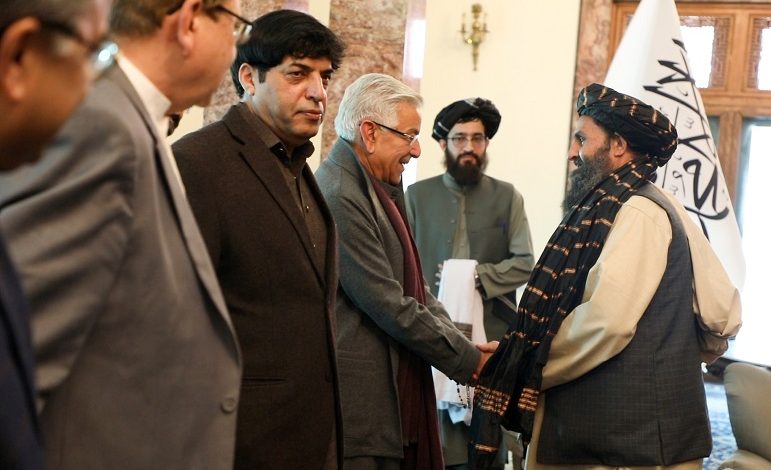Photo of Pakistan, Afghan Taliban discuss ways to ease tension