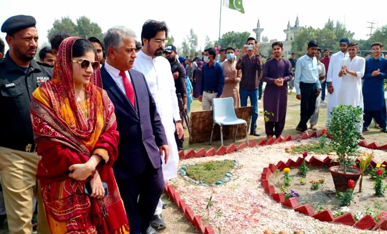 Sindh University Larkano Campus Organizes Flowerbed Competition