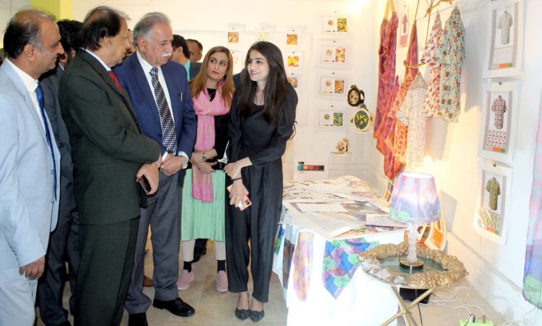 Sindh-University-Thesis-Exhibition-Sindh Courier
