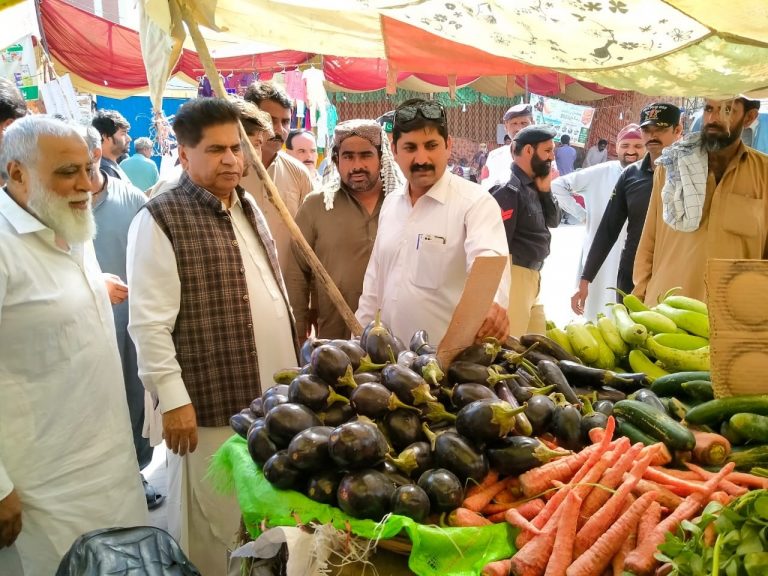 CM Sindh’s Focal Person visits Bachat Bazaars of Khairpur