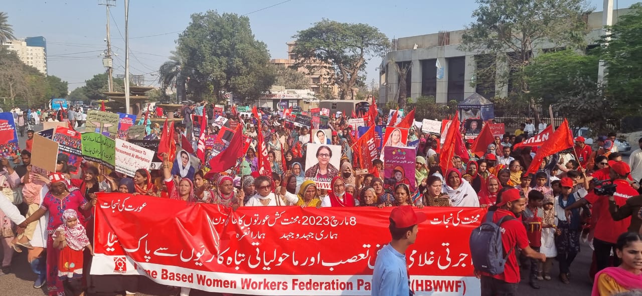 Women-Rally-Karachi-Sindh-Courier-2