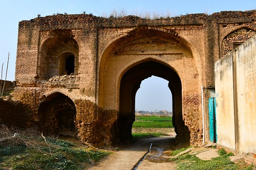 Photo of Sarai Pakka Khanpur: Historic Fortified 17th-Century Caravanserai