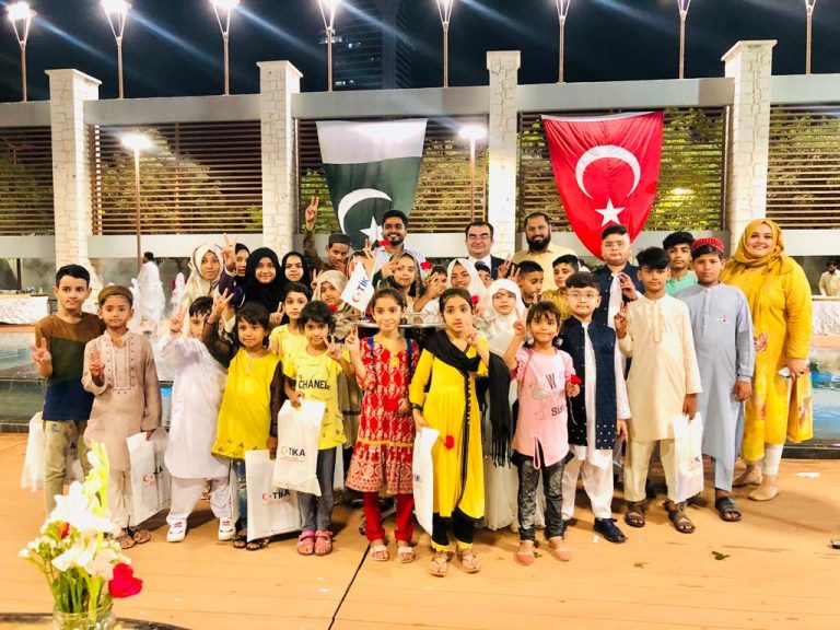 Türkiye’s state aid agency hosts ‘solidarity’ iftar in Pakistan