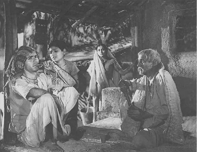 Balraj_Sahni,_Rattan_Kumar_and_Nana_Palsikar_in_Do_Bigha_Zamin_(1953)