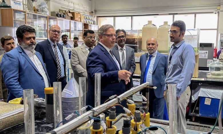 Photo of U.S. Ambassador visits Thatta, Jhimpir and Karachi